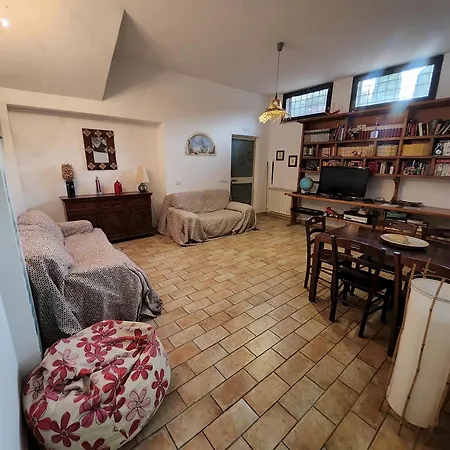 La Casina Sul Pepe Rosa Apartment *